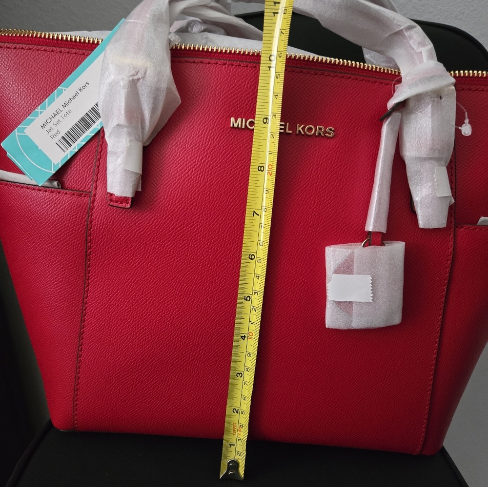 Michael Kors Jet Set Tote Red - Perfect for Christmas! - Picture 10 of 12